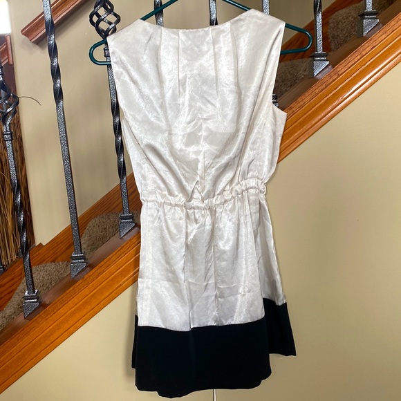 Size 6 satin tank top - Picture 4 of 5